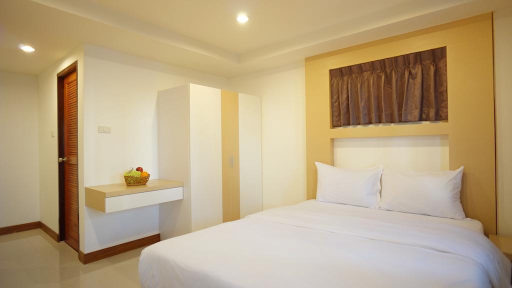 Expressotel By Ploenchit Bangkok Room photo