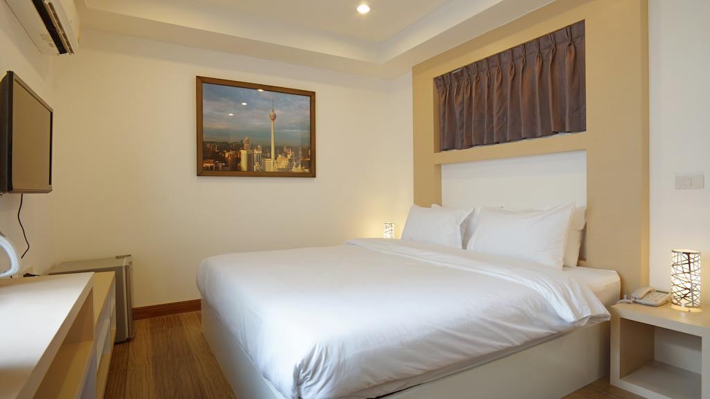 Expressotel By Ploenchit Bangkok Room photo