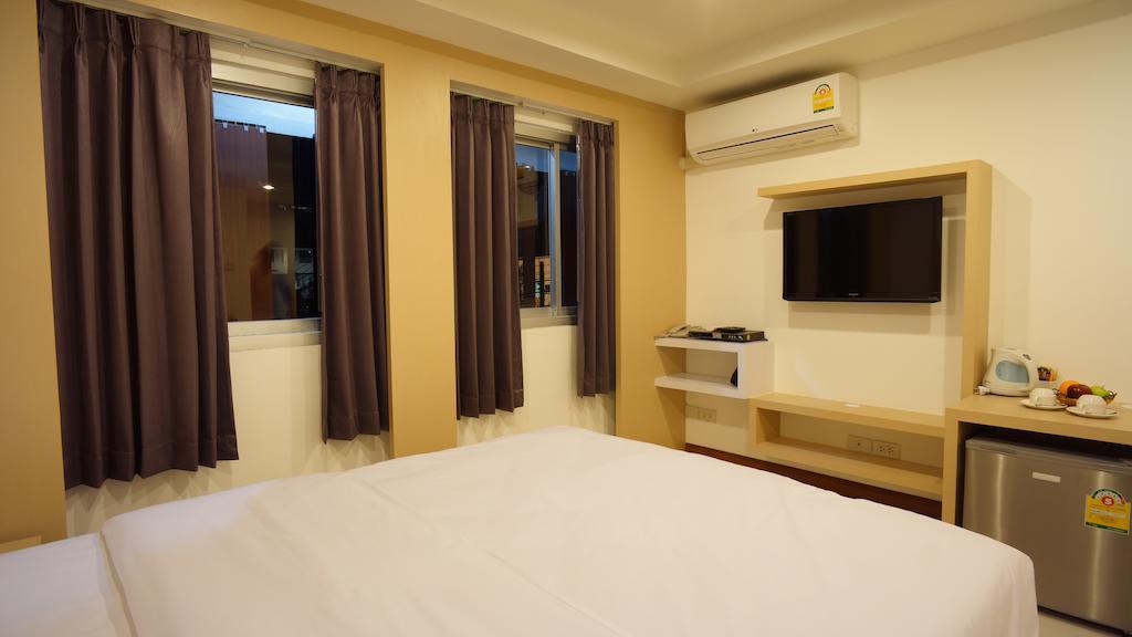 Expressotel By Ploenchit Bangkok Room photo